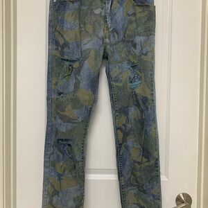 New Blue Topic Camouflage Distressed Women’s Jeans Size 15/16